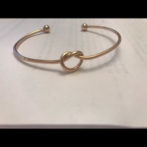 Gold knot bracelet